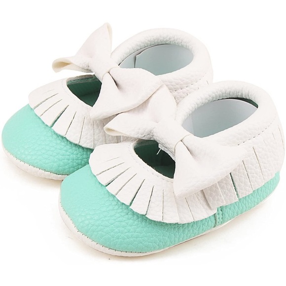 delebao Other - Delebao baby mint moccasins w fringe & bow 6-12 mo